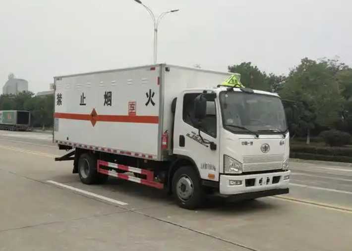 岳阳楼爆破器材运输车可以上高速吗？