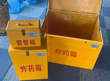 岳阳楼玻璃雷管箱生产标准全解析：安全、性能与合规的基石